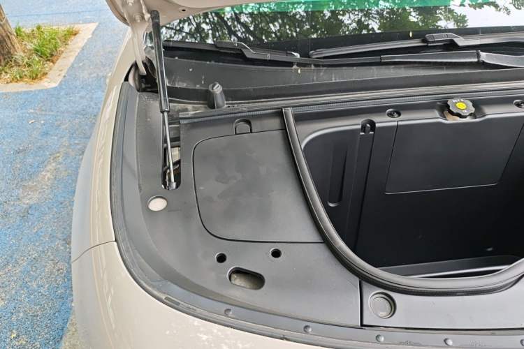 Used firefly 2025 Illuminated Edition Engine Bay Right