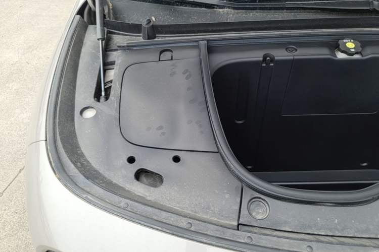 Used firefly 2025 Free Edition Engine Bay Right