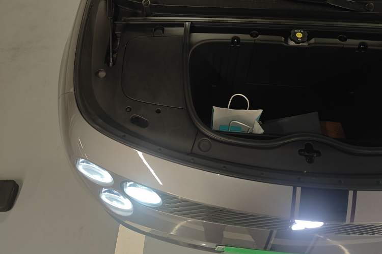Used firefly 2025 Free Edition Engine Bay Right