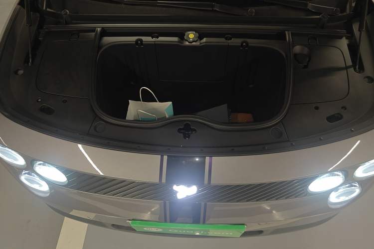 Used firefly 2025 Free Edition Engine Bay