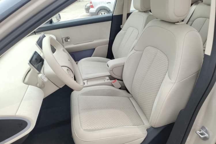 Used firefly 2025 Free Edition Left Front Seat