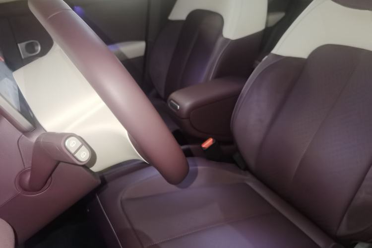 Used firefly 2025 Illuminated Edition Left Front Seat