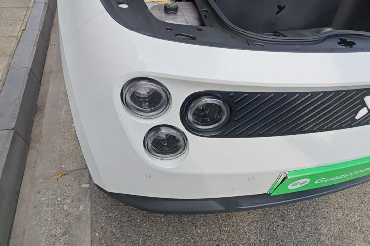 Used firefly 2025 Illuminated Edition Right Front Headlight
