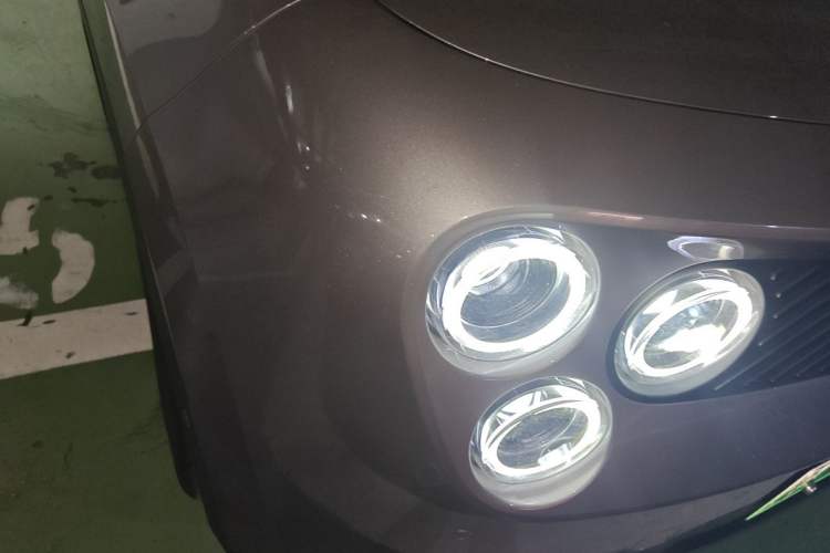 Used firefly 2025 Illuminated Edition Right Front Headlight