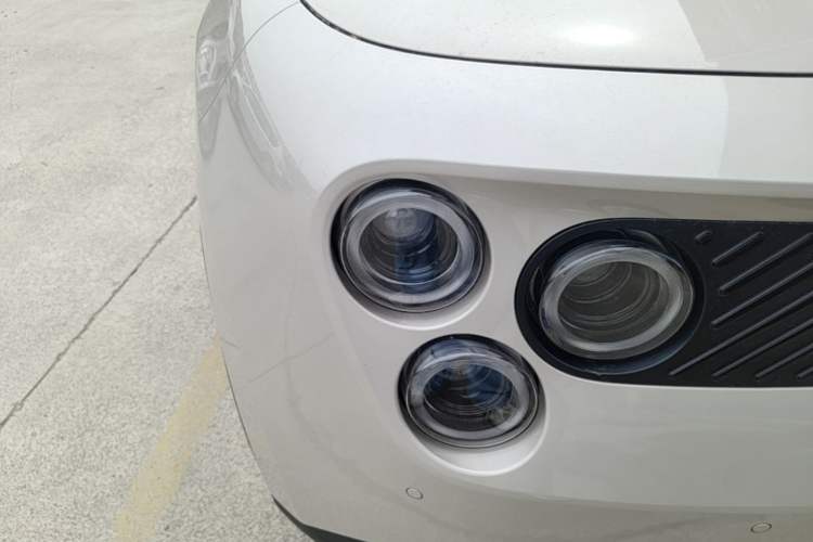 Used firefly 2025 Free Edition Right Front Headlight