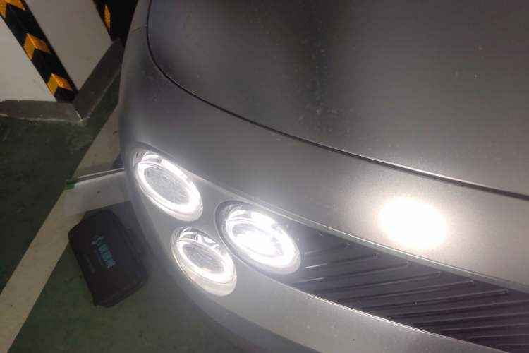 Used firefly 2025 Illuminated Edition Right Front Headlight