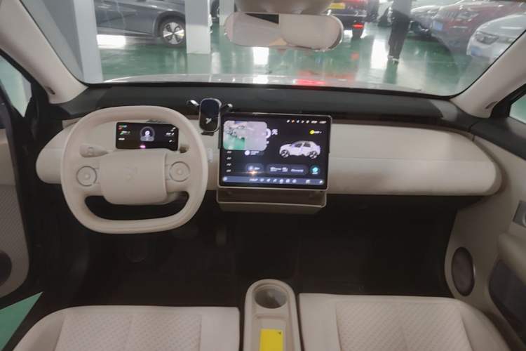 Used firefly 2025 Illuminated Edition Center Console