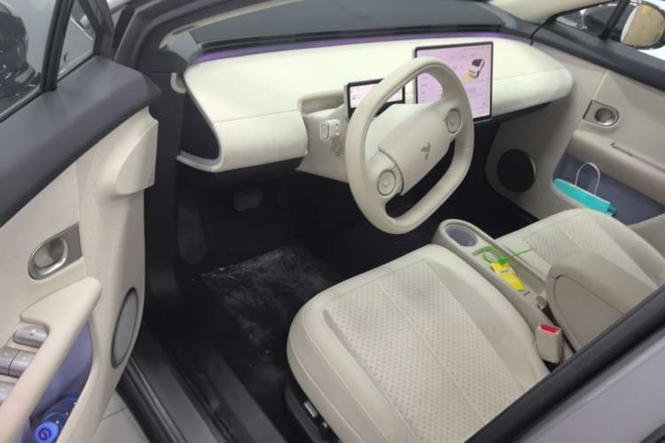 Used firefly 2025 Illuminated Edition Driver Seat