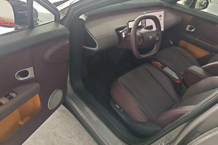 Used firefly 2025 Free Edition Driver Seat
