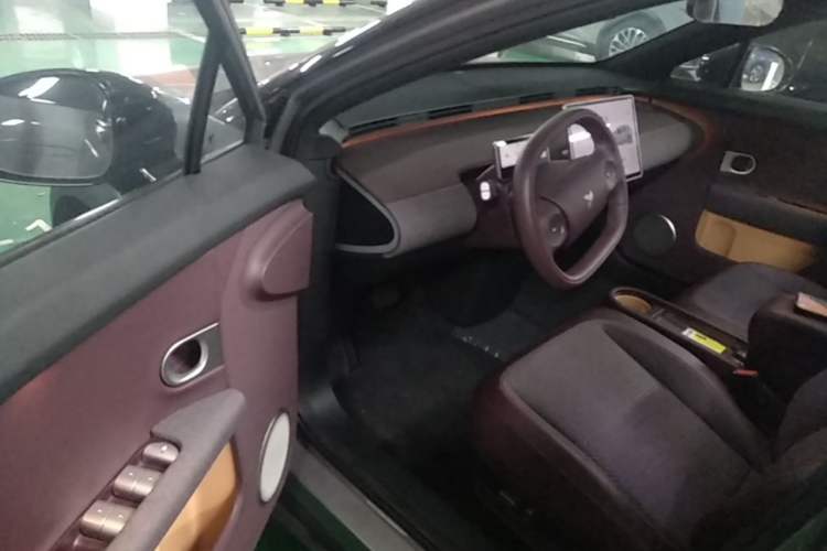 Used firefly 2025 Free Edition Driver Seat