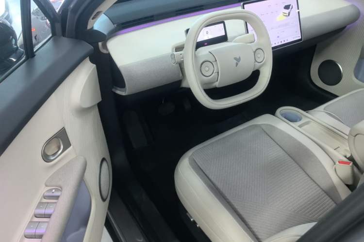 Used firefly 2025 Free Edition Driver Seat
