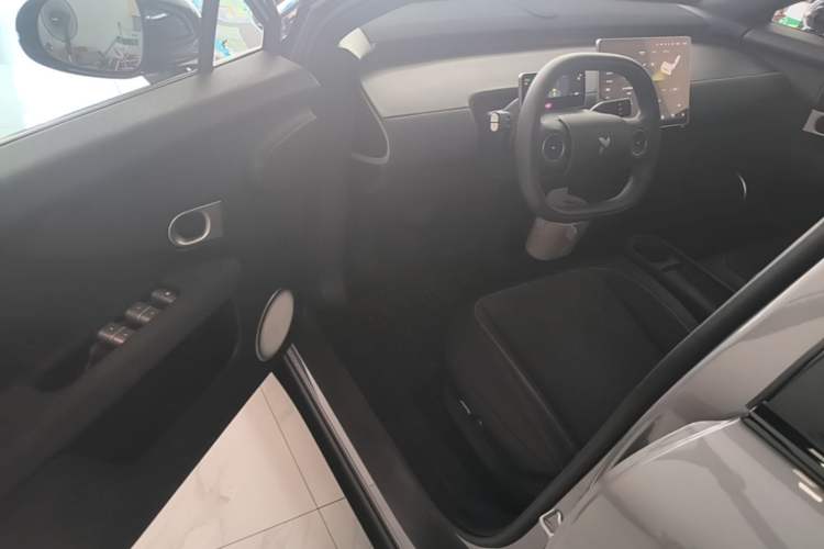 Used firefly 2025 Free Edition Driver Seat