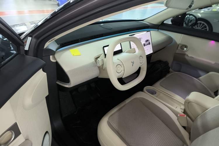 Used firefly 2025 Free Edition Driver Seat