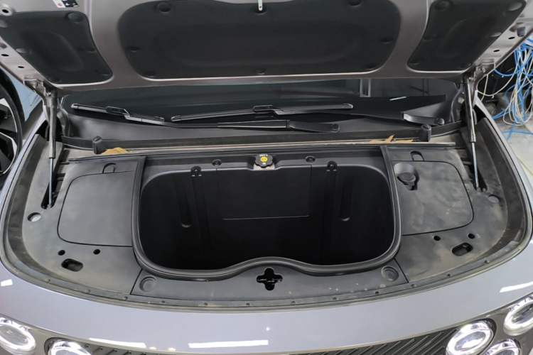 Used firefly 2025 Free Edition Engine Bay