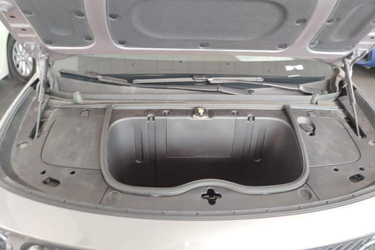 Used firefly 2025 Free Edition Engine Bay