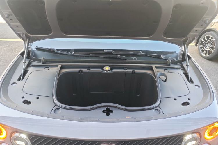 Used firefly 2025 Free Edition Engine Bay