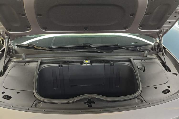 Used firefly 2025 Free Edition Engine Bay