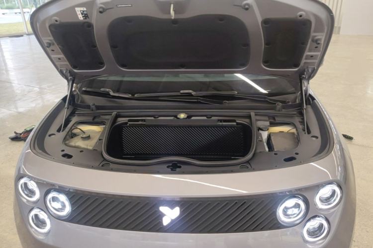 Used firefly 2025 Illuminated Edition Engine Bay