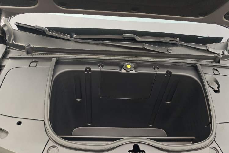 Used firefly 2025 Illuminated Edition Engine Bay