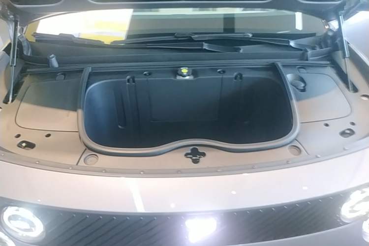Used firefly 2025 Free Edition Engine Bay