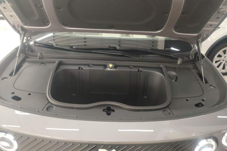 Used firefly 2025 Free Edition Engine Bay