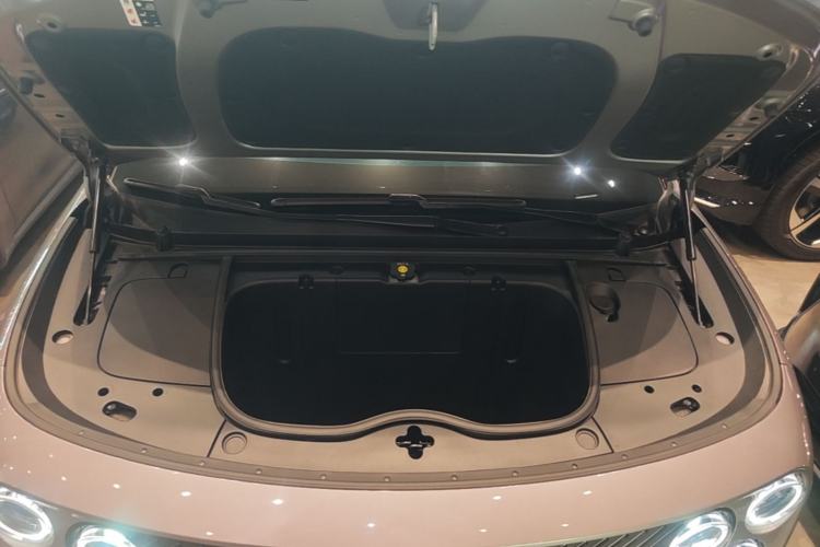 Used firefly 2025 Illuminated Edition Engine Bay