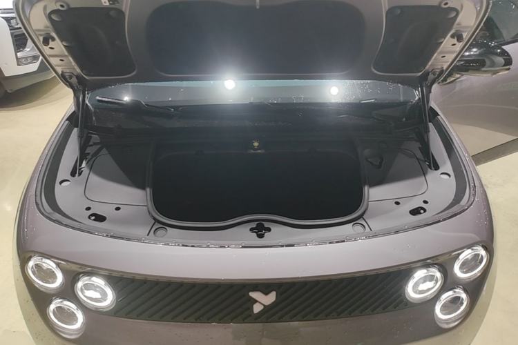 Used firefly 2025 Illuminated Edition Engine Bay