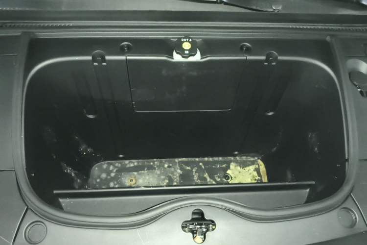 Used firefly 2025 Illuminated Edition Engine Bay