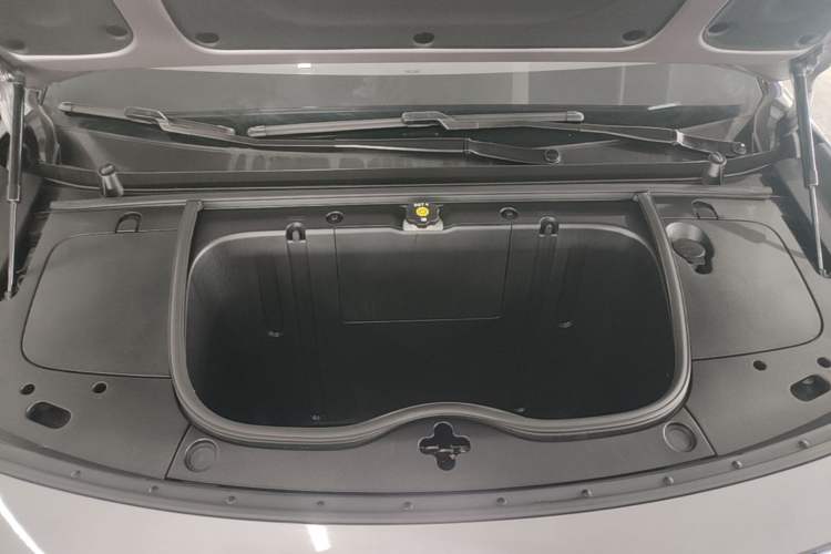 Used firefly 2025 Illuminated Edition Engine Bay