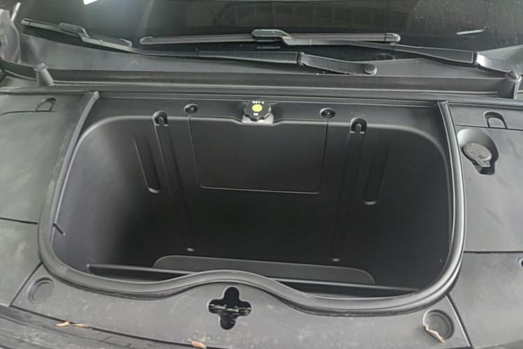Used firefly 2025 Free Edition Engine Bay