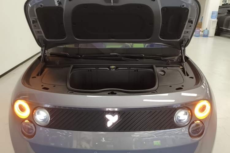 Used firefly 2025 Free Edition Engine Bay