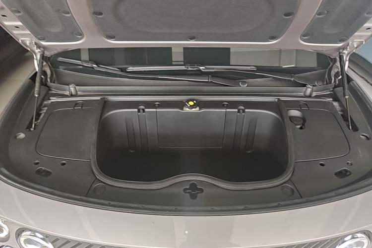 Used firefly 2025 Free Edition Engine Bay