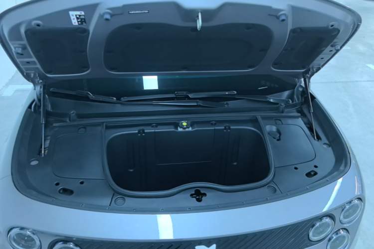 Used firefly 2025 Free Edition Engine Bay