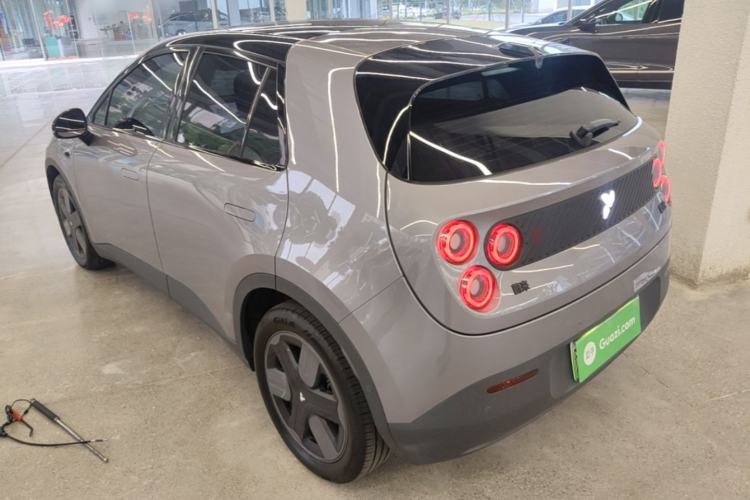 Used firefly 2025 Illuminated Edition Exterior 2