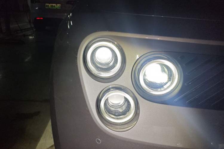 Used firefly 2025 Illuminated Edition Exterior 6