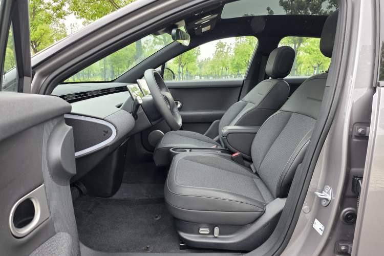 Used firefly 2025 Free Edition Interior 1