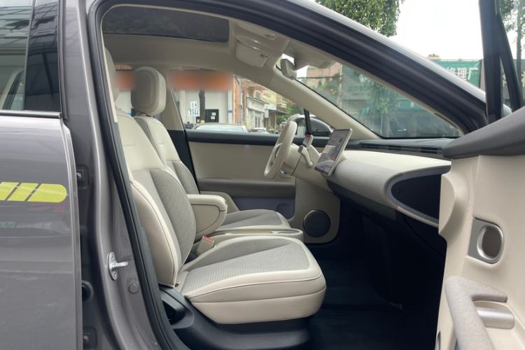 Used firefly 2025 Free Edition Interior 12