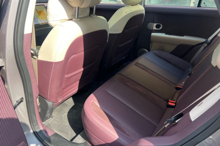 Used firefly 2025 Illuminated Edition Interior 3