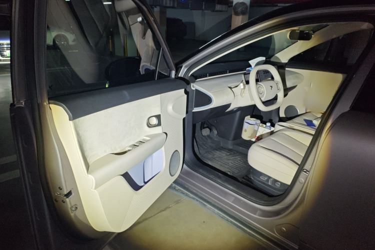 Used firefly 2025 Illuminated Edition Interior 3