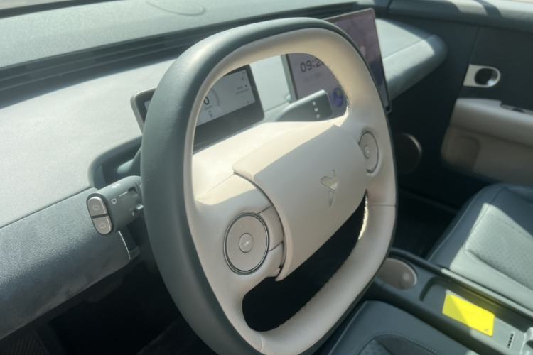 Used firefly 2025 Illuminated Edition Interior 3