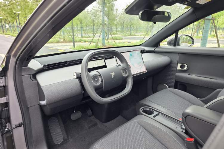 Used firefly 2025 Free Edition Interior 4