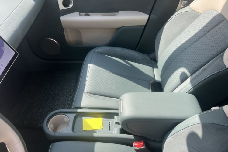 Used firefly 2025 Illuminated Edition Interior 4