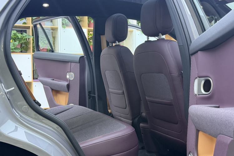 Used firefly 2025 Free Edition Interior 4