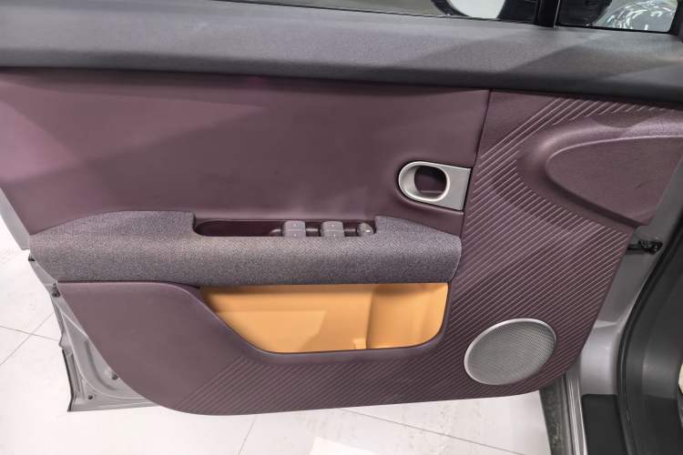 Used firefly 2025 Free Edition Interior 4