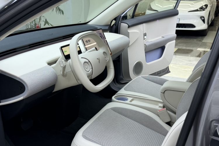 Used firefly 2025 Free Edition Interior 5