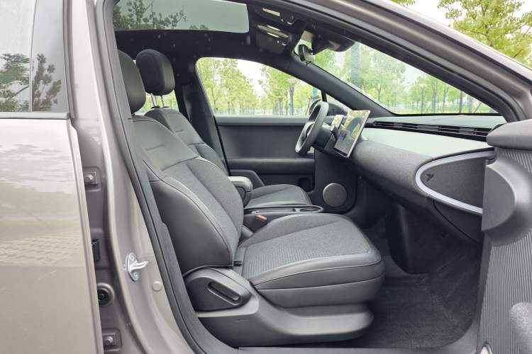 Used firefly 2025 Free Edition Interior 5