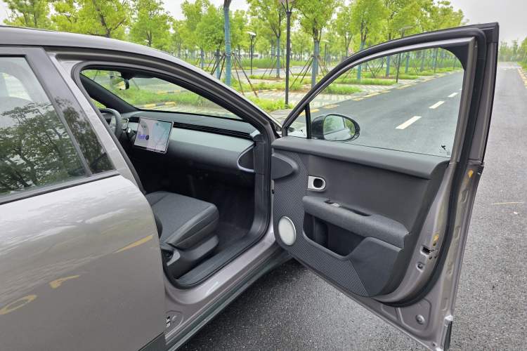 Used firefly 2025 Free Edition Interior 7