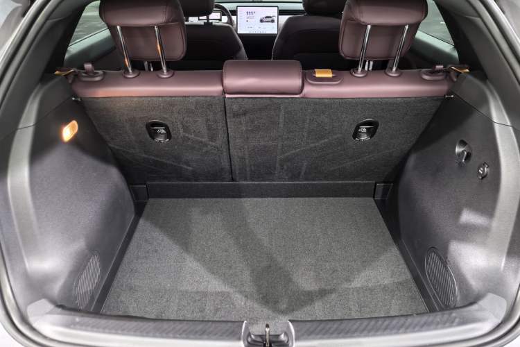 Used firefly 2025 Free Edition Interior 8