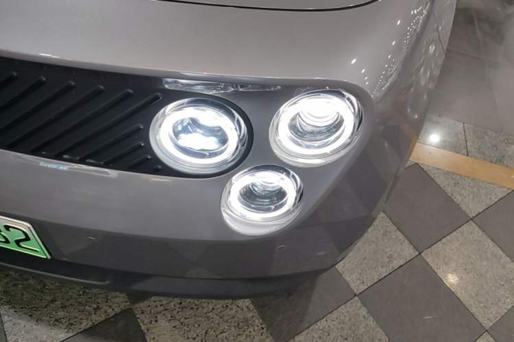 Used firefly 2025 Illuminated Edition Left Front Headlight