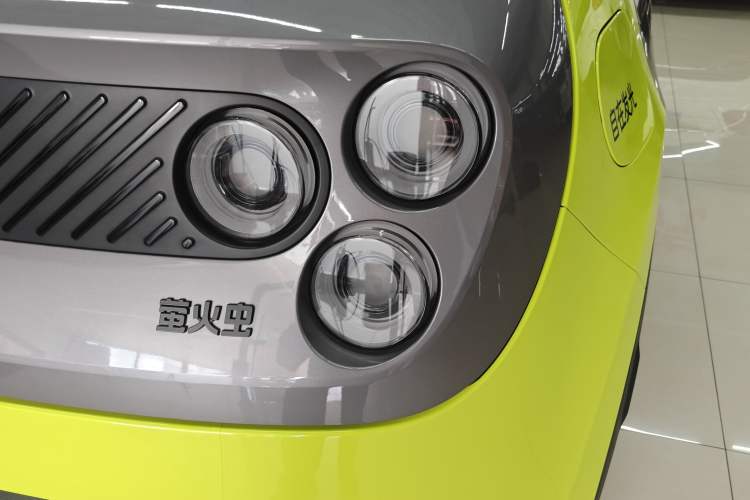Used firefly 2025 Free Edition Left Front Headlight